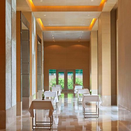 Radisson Blu Hotel Amritsar Interior foto The restaurant at the hotel