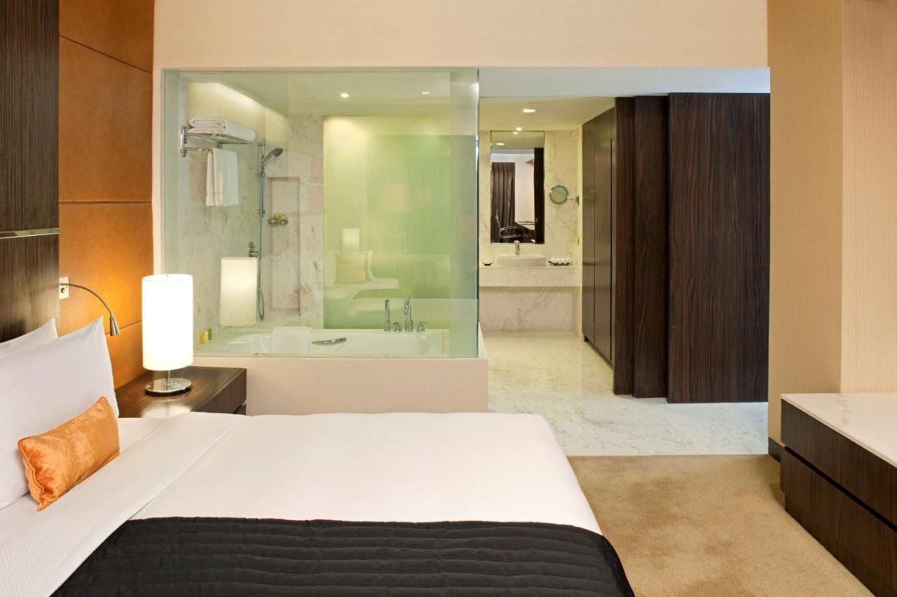 Radisson Blu Hotel Amritsar Exterior foto A room at the hotel